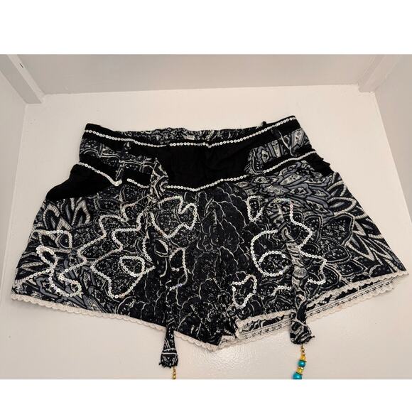 Junglee Billee Boho Patchwork Sequin Tassel Shorts NWT Festival Summer - Picture 4 of 6